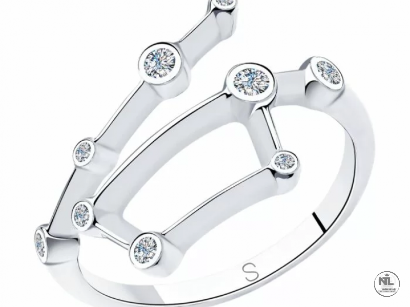 Nhẫn Sokolov đính 9 viên đá CZ.